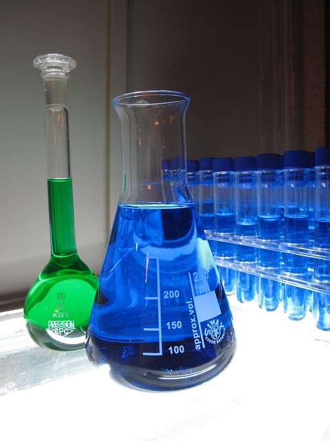 基于聚氨酯表面活性劑的環保型水發泡聚氨酯體系性能優化